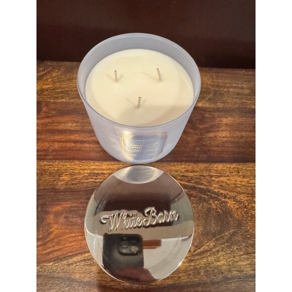 NEW Bath & Body Works White Barn Eucalyptus Candle - Picture 3 of 7